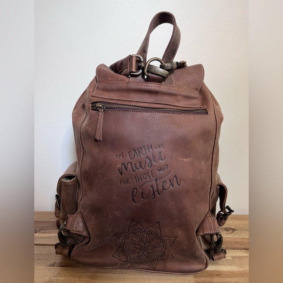 Aikana Traveler Leather Backpack - Picture 3 of 10